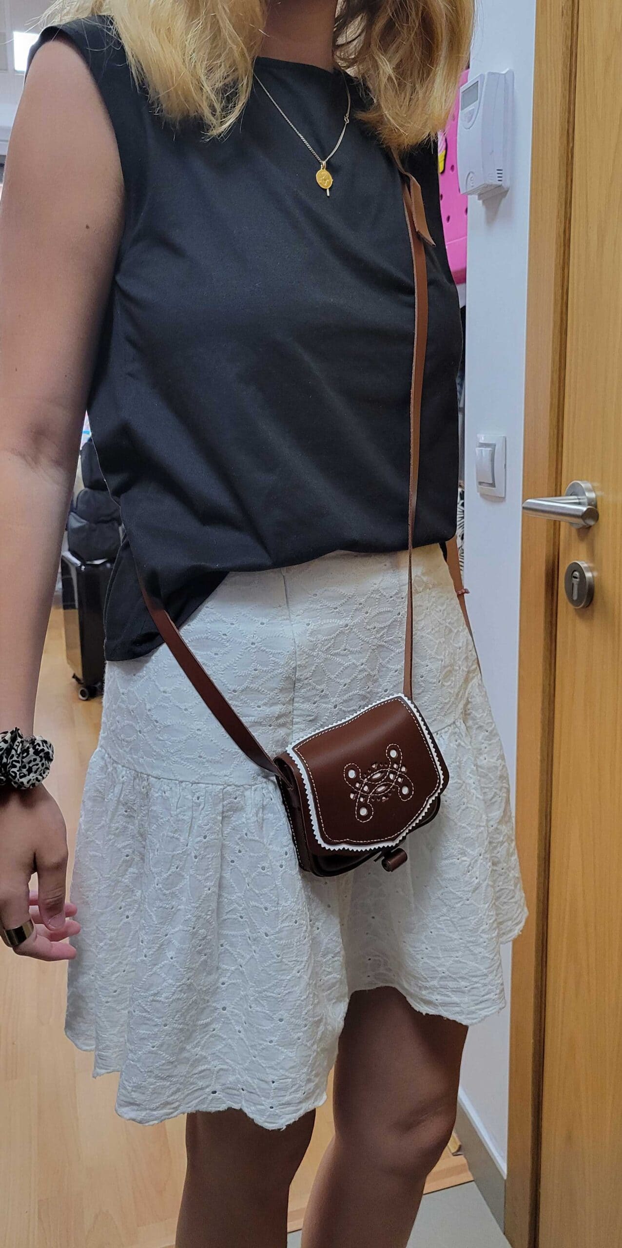 Bolso piel bordado - Imagen 4